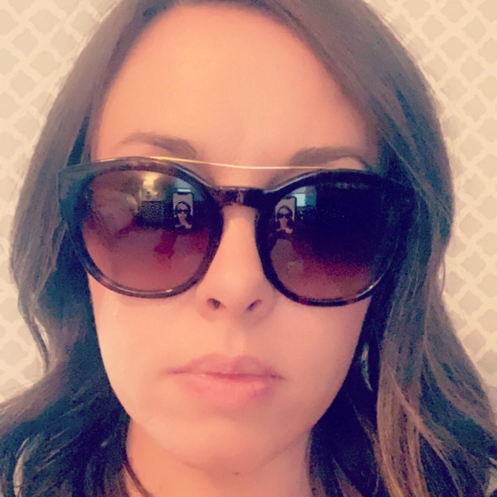 Dolce and Gabbana Sunglasses - Picture 4 of 10